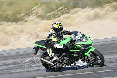 media/Dec-01-2025-Moto Forza (Mon) [[2daa91e15f]]/3-Beginner Group/Session 4 Turn 9/